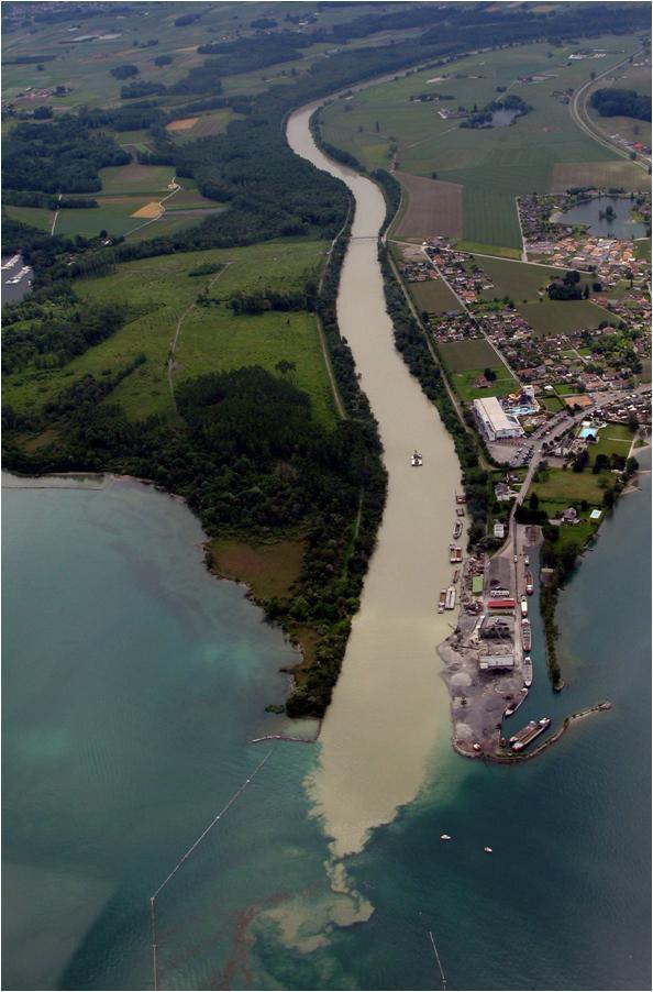 Sediment (Rusubat): Akarsular veya rüzgar tarafından taşınan veya taşınarak depo edilen parçalanmış zemin malzemesine Sediment denir.