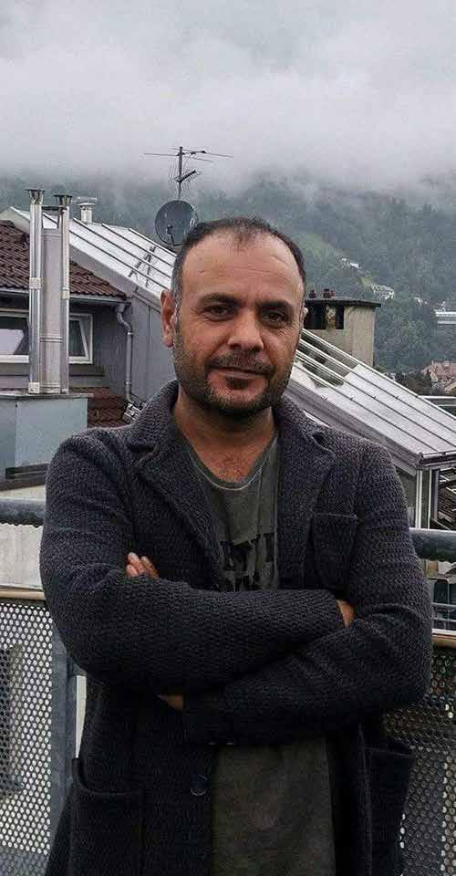 Gazetecilik Türkiye'de her zaman ateşten gömlek giymek gibi olmuştur. Emin Demir bir gazeteci ve 8 Eylül 2017 tarihiden bu yana İsviçre de mülteci olarak yaşıyor.