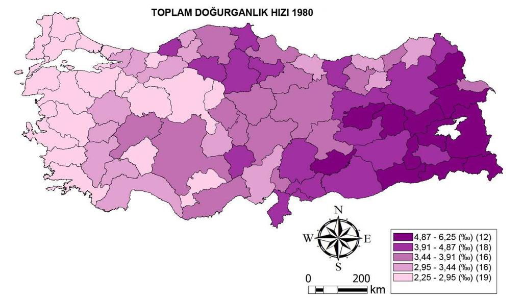 Mardin 5.00'ın üstündedir. Doğurganlıkta bazı bölgesel farklılıklar vardır. Toplam doğurganlık hızı 2.41 olan Edirne ile 6.01 olan Bitlis arasındaki fark 3.6'yı göstermektedir (Şekil 2).