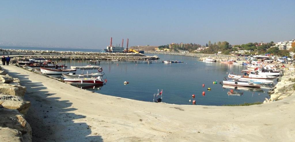 Foto 32: Beylikdüzü(Gürpınar) Balıkçı Barınağı İlerleyen yıllarda Beylikdüzü'nde balıkçılık faaliyetleri gelişeceği aşikârdır. Çünkü İstanbul Balık Hali'nin Beylikdüzü'ne taşınması planlanmaktadır.