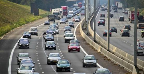 trafiği: Karayolunu ulaşım amacı ile kullanan motorlu-motorsuz