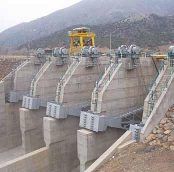 4 MW ve Erzincan da 15 MW kurulu güce sahip 7 hidroelektrik santralin 30 yıl süreli işletim hakkını aldıklarını paylaşan Ak, geçen dönemde bu santrallerde iyileştirme çalışmaları yürüterek üretimin