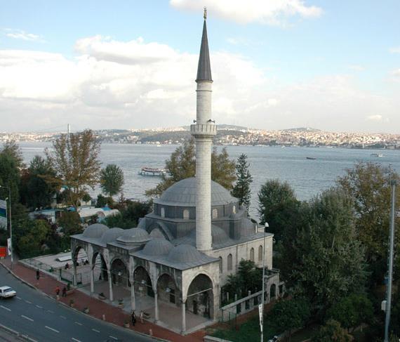 tarafından 1586 yılında inşa edilen Molla Çelebi Camii İstanbul Beşiktaş'tayeralmaktadır.