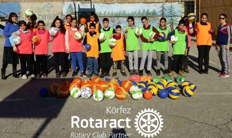 Aynı gün İzmit ve Gölcük Rotary Kulüpleri desteği ile Körfez Rotaract Kulübü Üyelerimiz Mehmet Akif