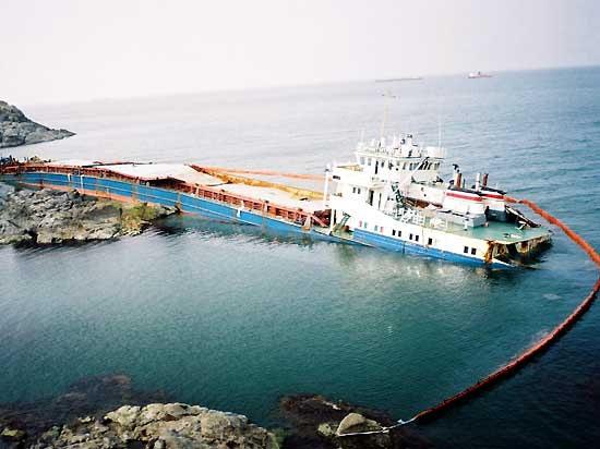 İstanbul Boğazı nın adeniz girişinde 3994 GRT lik M/V STRONTSIY adlı Rus bayraklı yük gemisi 12 Şubat 2004 tarihinde kötü hava şartlarına maruz kalarak demir taraması sonucunda Kilyos Aslan Burnu