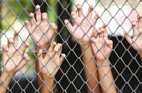 Sosyal şimdi Sorumluluk2 Cezaevi çocukları için kollar sıvandı Gamze Savaşır (TAC 12), cezaevinde yaşamak zorunda olan mahkûm annelerin çocuklarının durumunu düzeltmek için mücadele veriyor.