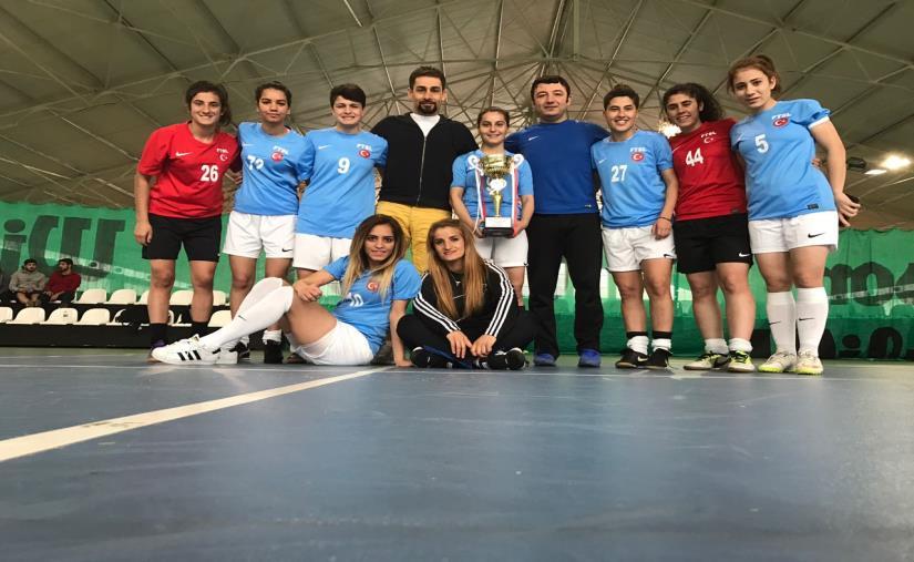 Siirt Üniversitesi Bayan Futsal Takımı, Türkiye Üniversiteler Spor Federasyonu tarafından 05-09 Mart tarihleri arasında Antalya da düzenlenen 2. lig müsabakalarında gurubundan birinci olarak TÜSF 1.