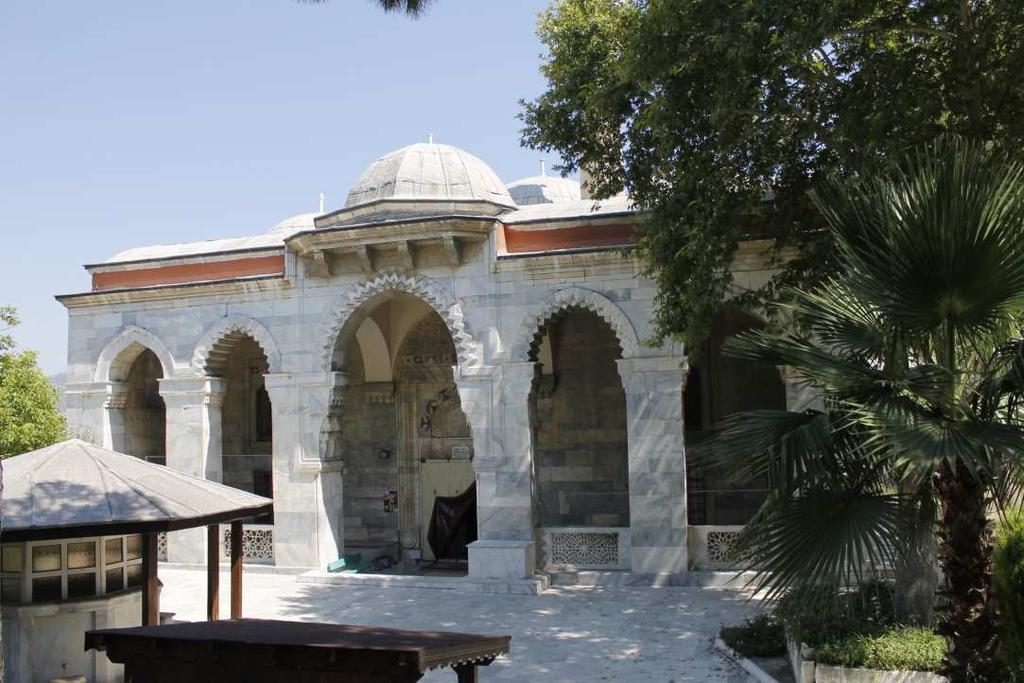 Bu nedenle çalışma, Firuz Bey Camii nin süsleme özellikleri açısından incelenerek ayrıntılı tanımlamalarının yapılması bakımından oldukça önem taşımaktadır 2.