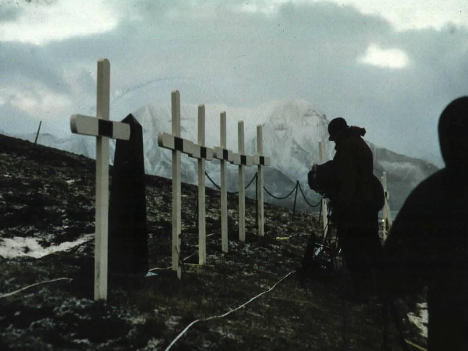 1951 de Iowa Üniv. den JOHAN HULTIN: Alaska ya 1918 suģunu aramaya gider YaĢamını yitirenler permafrost tabakasında Sonuç : BAġARISIZ 1995 de Washington Üniv.