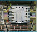 48 ve 230 V için IEC/EN 61558-2-4 standard na uygundur.
