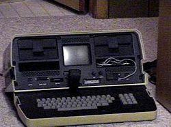 Osborne I -1981 İlk Laptop Adam Osborne ilk taşınabilir bilgisayar Ağırlığı 24 pounds (10,88 kg) ve 1,795dolar Makinenin fiyatı ucuzlamış olmasına rağmen, içindeki yazılımın