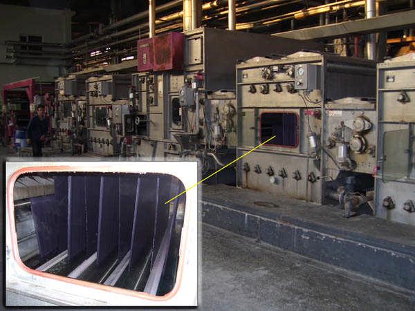 2549 2.5. Boyama Banyosu Kontrolleri ve Numune Alma Programlanan boyama makinelerinde işlem süresince sıcaklık, ph kontrolleri yapılmakta ve işlem basamakları takip edilmektedir.