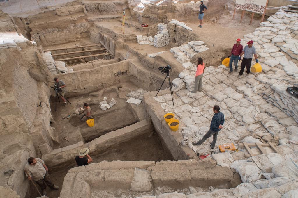 focused upon finishing just three buildings, all of which were mostly excavated during previous seasons. These were Buildings 17, 80 and Building 161/162.