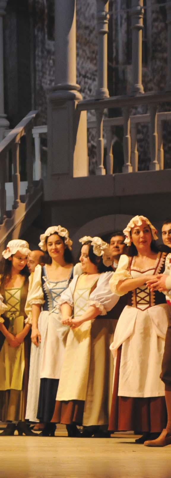kültür-sanat 65 Devlet Opera ve Bale Sanatçısı Murat Karahan, kendisini sahne üzerinde izleyenleri muhteşem sesiyle büyüleyen, opera sanatının genç seslerinden biri.