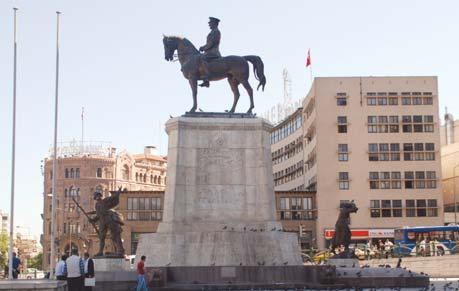 Güven Park Anıtı Ankara ya bir kez bile geldinizse yolunuz mutlaka Kızılay a düşmüştür. Eğer Kızılay a bir kez bile gelmişseniz Güven Parkı mutlaka görmüşsünüzdür.