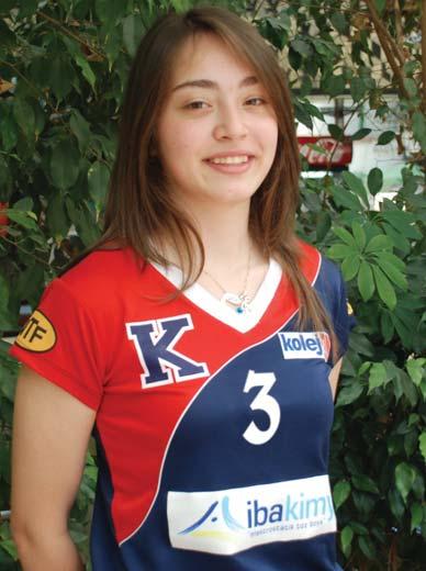 spor 74 Ay-Yıldız ı taşımak apayrı bir duygu TED Ankara Koleji Bayan Voleybol Takımı nın başarılı oyuncusu Ece Gören, 10 yıldır voleybol oynayan genç ve başarılı bir sporcu.