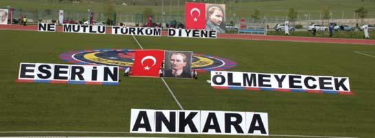 19 Mayıs sabahı düzenlenen tören, ellerinde 81 ilden gelen Türk bayrakları ile stadyumdaki izleyicileri selamlayarak geçit yapan Lise bayrak grubu ile başladı.