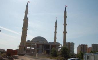 AÜ İLAHİYAT FAKÜLTESİ CAMİİ İlahiyat Fakültesi Projesi ile birlikte yine vakıf tarafından bağış olarak