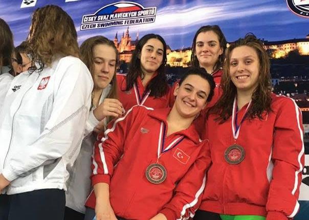 08-09 Nisan 2017 tarihlerinde Prag da düzenlenen Multinations Gençler Yüzme Şampiyonası nda, öğrencimiz İmge Roza