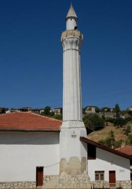 Tek kubbeli camilere Osmanlı mimarisinin ilk dönemlerinden itibaren Anadolu nun çeşitli yörelerinde rastlanmaktadır.