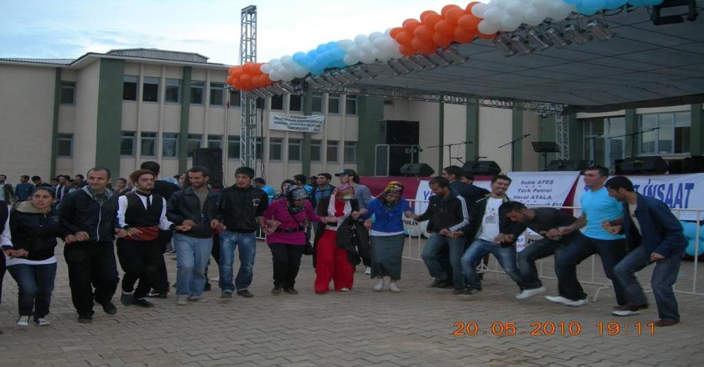 Başkan Gerçekleştirilen toplantıda üniversitemiz istekleri rapor halinde Sayın Başbakan a iletilmiştir. TARİHHH Bingöl Üniversitesi Senato toplantısına Öğrenci Konseyi olarak katıldık.