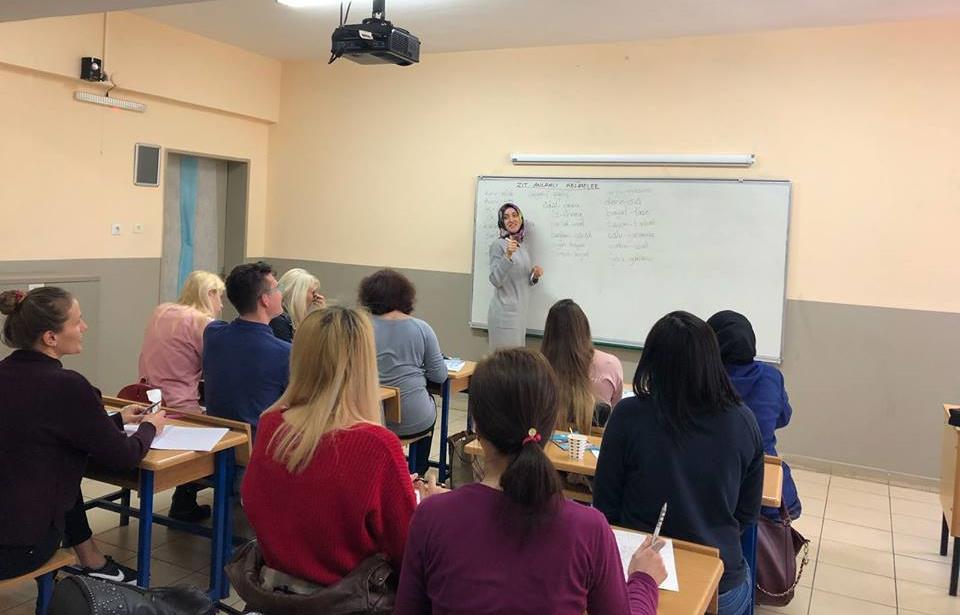 Yabancılar Ġçin Türkçe Öğretimi Seviye A2 Öğretmenimiz