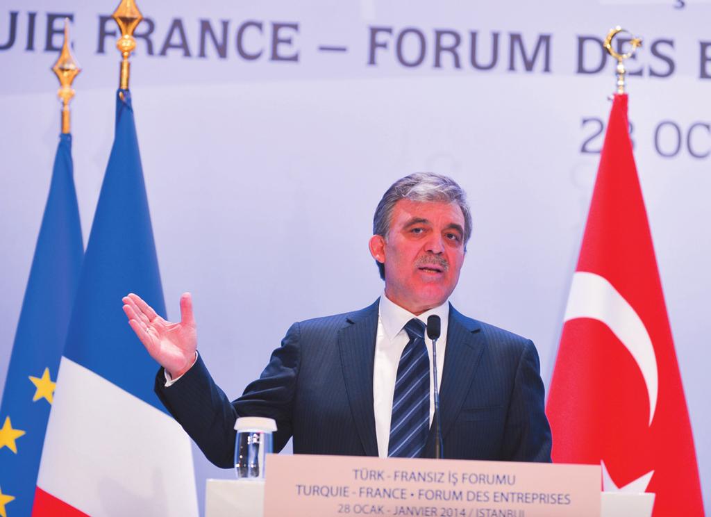 Türkiye-Fransa İş Forumu nun kapanış oturumunda konuşan Cumhurbaşkanı Abdullah Gül, Fransa Cumhurbaşkanı François Hollande, ziyaretinden dolayı duyduğu memnuniyeti dile getirdi.