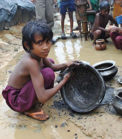 14 ARAKAN RAPORU BMMYK nın bu durumun yaşanmasında büyük bir sorumluluğu vardır. - - yaşamaktadır. Bu mültecilerin 10.000 i Nayapara, devam etmektedir. Arakanlılar kamplara kabul 200.