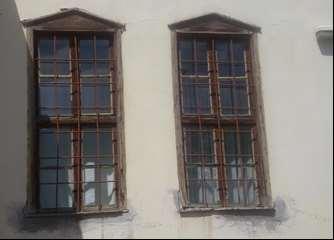 3.4.2. Pencereler Evlerin dış cephesinde önemle ele alınan pencereler tasarım olarak çeşitlilik göstermektedir.
