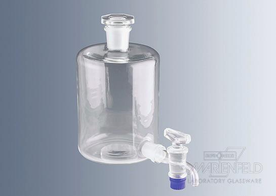 Sıvı şişenin içine konur, bir süre sonra ağır katı partiküller şişenin dibinde toplanır ve musluk açılarak sıvının