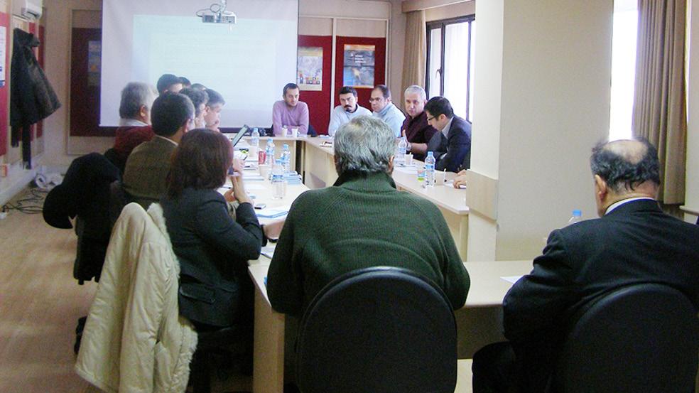 derginin içerik ve biçim olarak gözden geçirildiği yayın kurulu genel değerlendirme toplantısının katılımcıları aşağıda yer almaktadır. Prof.Dr. Metin AKKÖK Prof.Dr. Müfit GÜLGEÇ Prof.Dr. L.