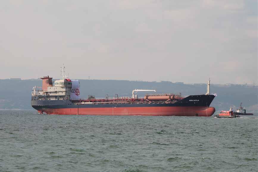 Tanker çelik malzemeden inşa edilmiş olup tam yüklü deplasmanı olan 9035 tonda, draftı 6,80 metredir.
