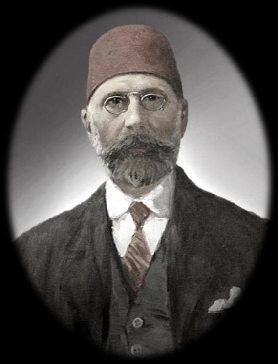 Ahmet Rıza Bey İstanbul da 1858 de doğdu. Galatasaray Sultanisini bitirdi. Bir süre Babıali Tercüme odasında çalıştı, daha sonra Fransa ya giderek orada Ziraat Mektebi ni bitirdi (1884).