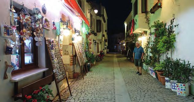 Sığacık mahallesi, yaşamın, yaşamaktan zevk alınacak bir hızda yaşanmasını, her kentin kendi ruhuna, kültürüne, doğasına, gelenek ve göreneklerine sahip çıkan, yerel ve iyi