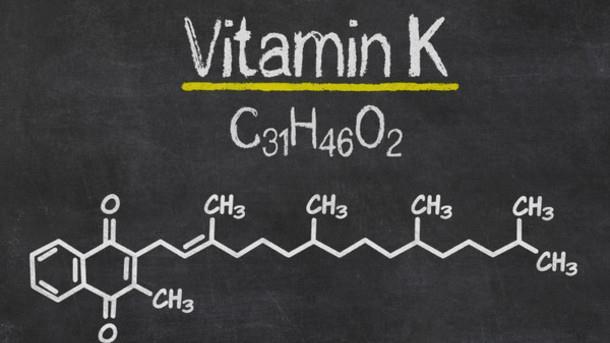 Antikoagülanlar: Karaciğerdeki vitamin K metabolizmasının engellenmesinden kaynaklanmaktadır, Karaciğerdeki vitamin K siklusuna etki ederek, indirgenmiş vitamin K nın rejenerasyonunu kısıtlamaktadır