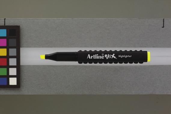 SUPREME BRUSH MARKER Hem geniş hem ince çizgiler çizmek için ideal fırça uçlu kalem. Fırça uçlu, esnek, dayanıklı malzemeden üretilmiştir. Su bazlıdır. Yıkanabilir toksiksiz mürekkeplidir.