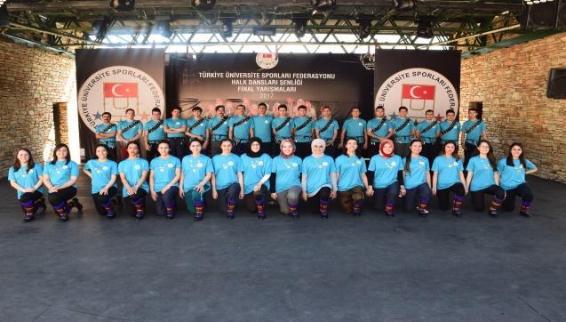 Düzce Üniversitesi Türk Halk Kültürünü Yaşatma ve Tanıtma Topluluğu Yine Kupayla Döndü Bayan Voleybol Takımımız Grup İkincisi Oldu Türk