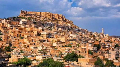 GÜN: HASANKEYF ILISU BARAJI ZEYNEL BEY TÜRBESİ EL RIZK CAMİ TAŞ KÖPRÜSÜ HASANKEYF KALESİ BATMAN