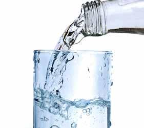 Su tüketimine dikkat Kış aylarında susuzluk hissedilmeyebilir ancak metabolik fonksiyonların düzenli ve sağlıklı olabilmesi için su tüketimine dikkat edilmesi gerekir.