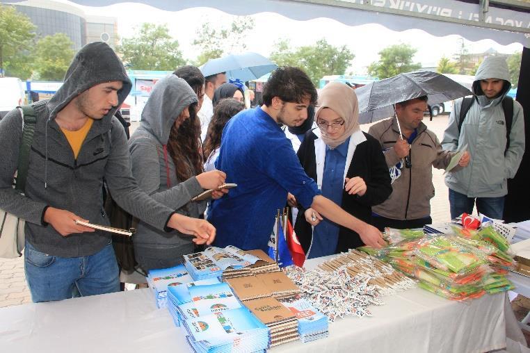 Kocaeli Üniversitesi'nde, yeni kayıt yaptıran öğrencilerin kente