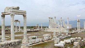 Laodikeia Antik Kenti Denizli ilinin 6 km kuzeyinde yer alan antik Laodikeia kenti, coğrafi bakımdan