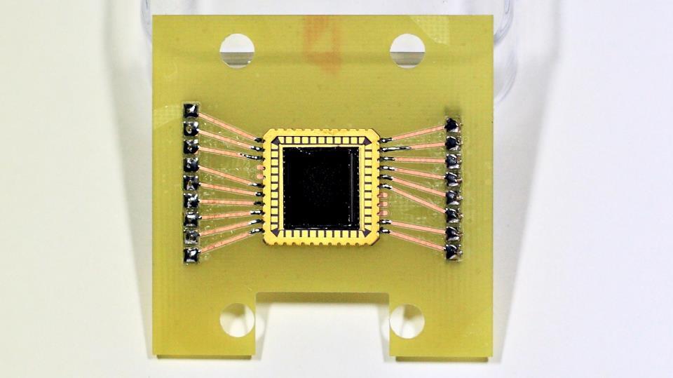 149 Resim 7.8. PCB ye monte edilmiş InGaAs p-i-n IP FPA 7.5.