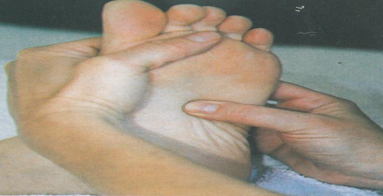 56 4. Ayağı ısıtma işleminden sonra öncelikle sağ ayaktan başlanarak yorgunluk semptomu üzerinde çalışılmıştır.