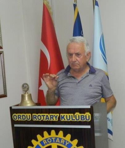 Tansu Odabaş; bu hafta Antalya da bulunan ve Antalya Lara Rotary Kulübü toplantısına katılan Rtn. Ümit Metin e söz verdi. Kürsüye gelen Rtn.