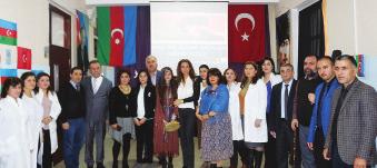 Bakü Büyükelçiliği nin Atatürk Anıtı na çelenk koyma törenine biz de iştirak ettik. 22 Kasım 2018 Perşembe günü okulumuzun kurucusu Prof. Dr. Turan Yazgan hocamızı vefatının 6.