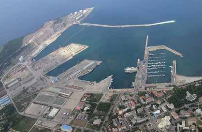 Global Liman İşletmeleri CEO su Saygın Narin, gerçekleştirilen bu özelleştirmeyle ilk kez bir Türk şirketinin yurtdışındaki bir limanın çoğunluk hissesini aldığını kaydetti.