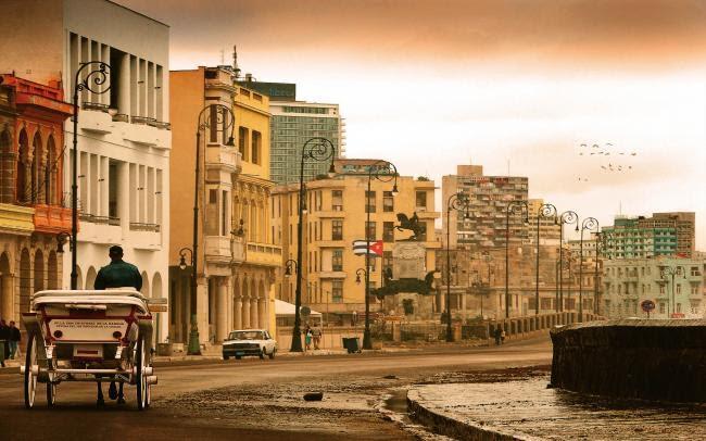 Ülkenin en büyük şehri ve başkenti Havana dır.