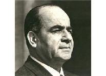 Faruk Nafiz ÇAMLIBEL (1898-1973) 10 Şarkın Sultanları (1919)[Aruz] Gönülden Gönüle (1919) Dinle Neyden (1919) Çoban Çeşmesi (1926) Suda Halkalar (1928) Bir Ömür Böyle Geçti (1933) ŞİİR Elimle