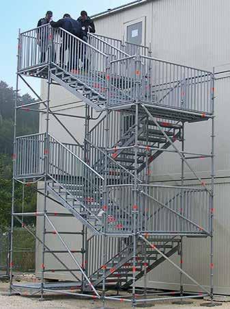 Zemin üstünde inşaat TAMAMLANMAMIŞ BİNA MERDİVEN KULESİ Layher Allround tamamlanmamış bina merdiven kulesi, bir veya daha fazla aile barındıracak şekilde birçok merdiven boşluğuna uyumludur.