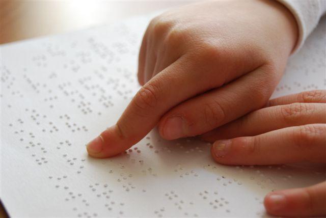 HEDEFİMİZ Ülke çapında 18 görme engelli okulunda özel kütüphaneler kurmak. Braille Alfabesi ile basılmış 1.